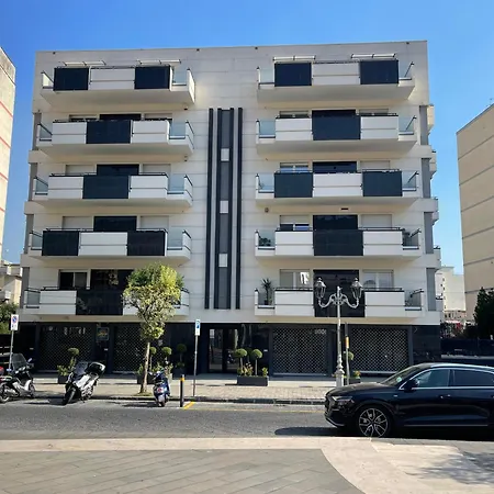 Plaza Luxury Bed and Breakfast 4*