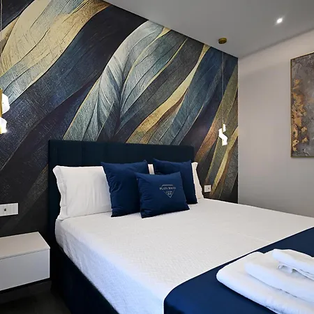 Plaza Luxury Bed and Breakfast
