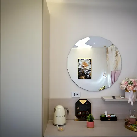 Plaza Luxury Bed and Breakfast 4*